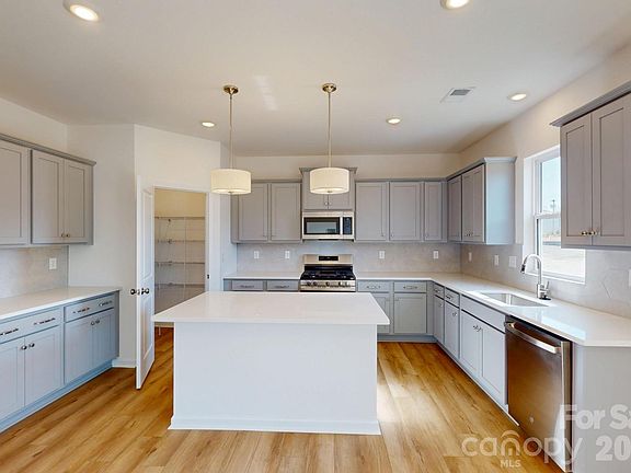 7th image of this home