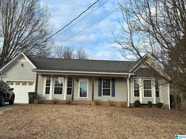918 Brookview Cir, Gardendale, AL 35071