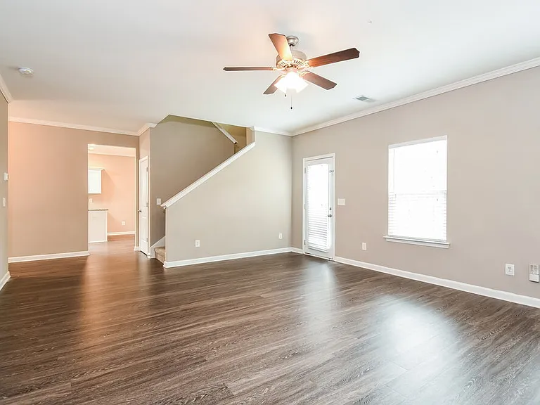 602 Fieldcrest Dr — Photo 5