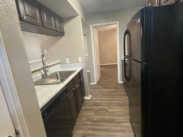 Walnut Creek Apartments — Photo 105