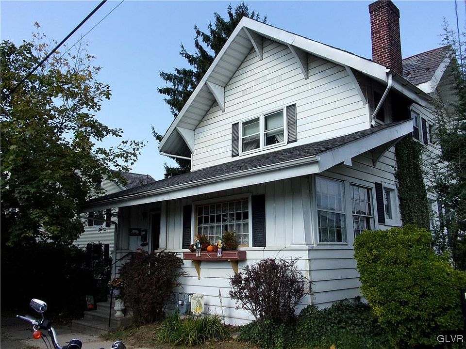 2nd image of 423 Beech St