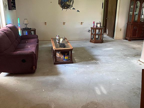 4th image of 1554 Alpha St NE