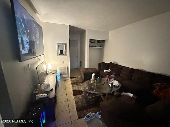 2nd image of 7104 KEN KNIGHT Drive W