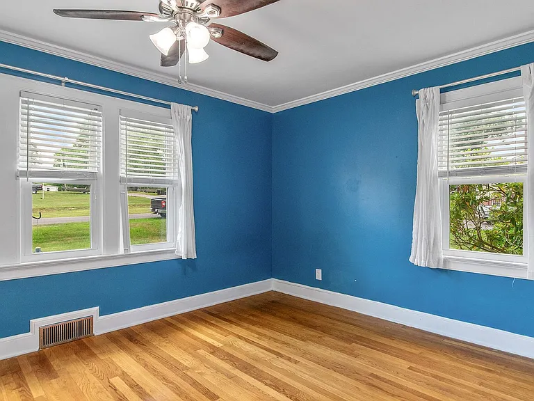 407 Robertson St — Photo 15