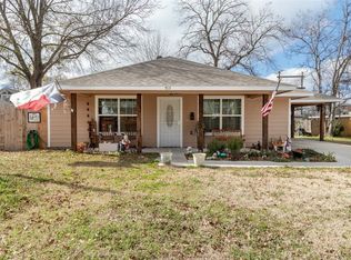 915 Chestnut St, Bonham, TX 75418