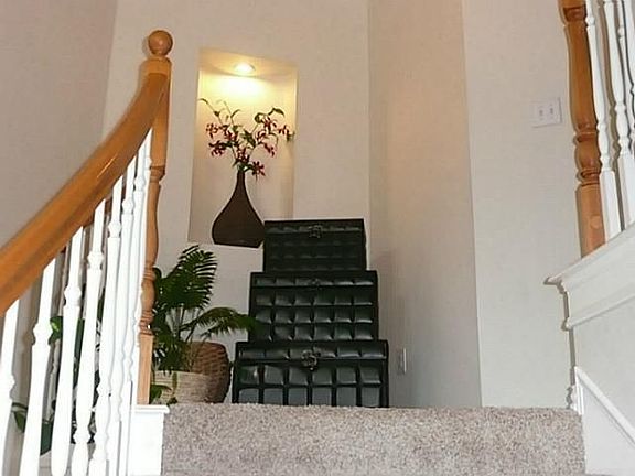 3rd image of 218 Brittany Dr
