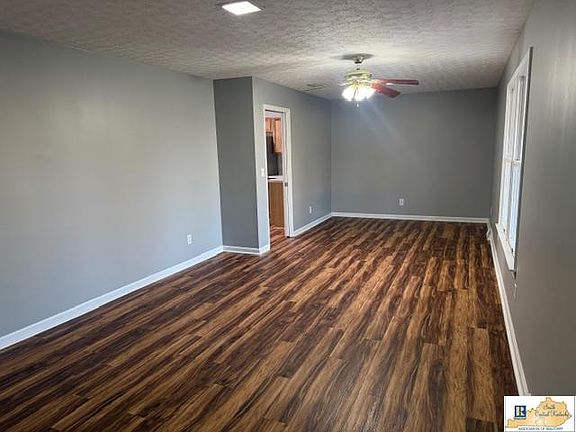 3rd image of 709 Greenview Dr