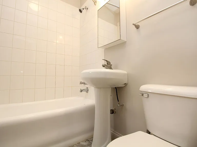 1953 N Cleveland Ave #3R — Photo 8
