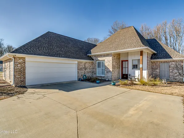 511 Crestmoor Dr, Canton, MS 39046