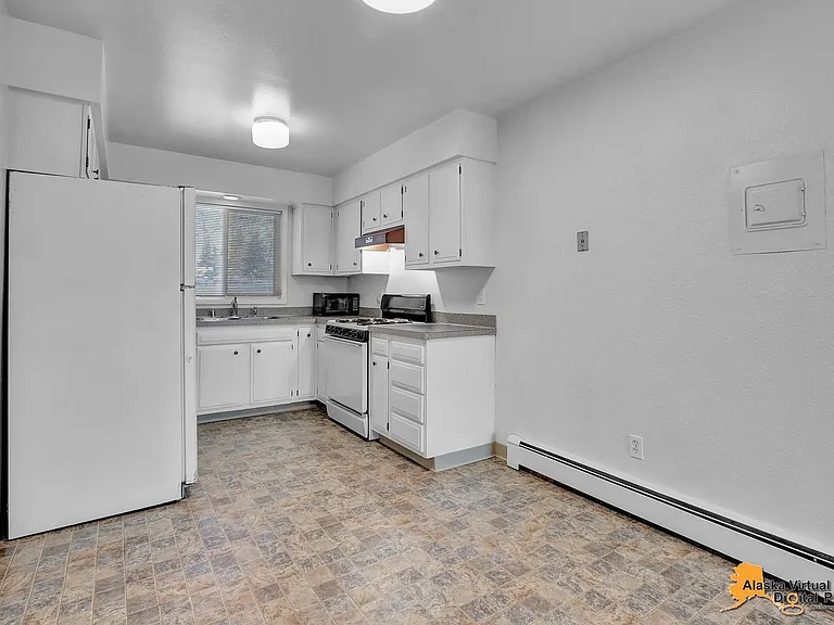 6800 Weimer Rd — Photo 17