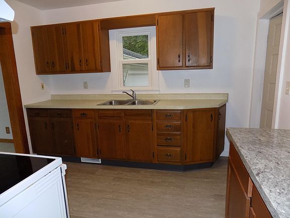5th image of 1001 Carson St #House