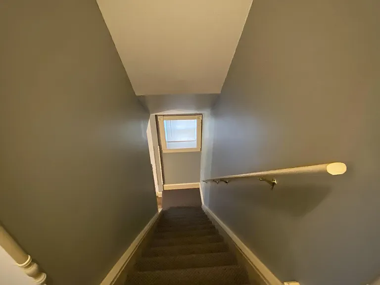 1138 Memorial Ave — Photo 9