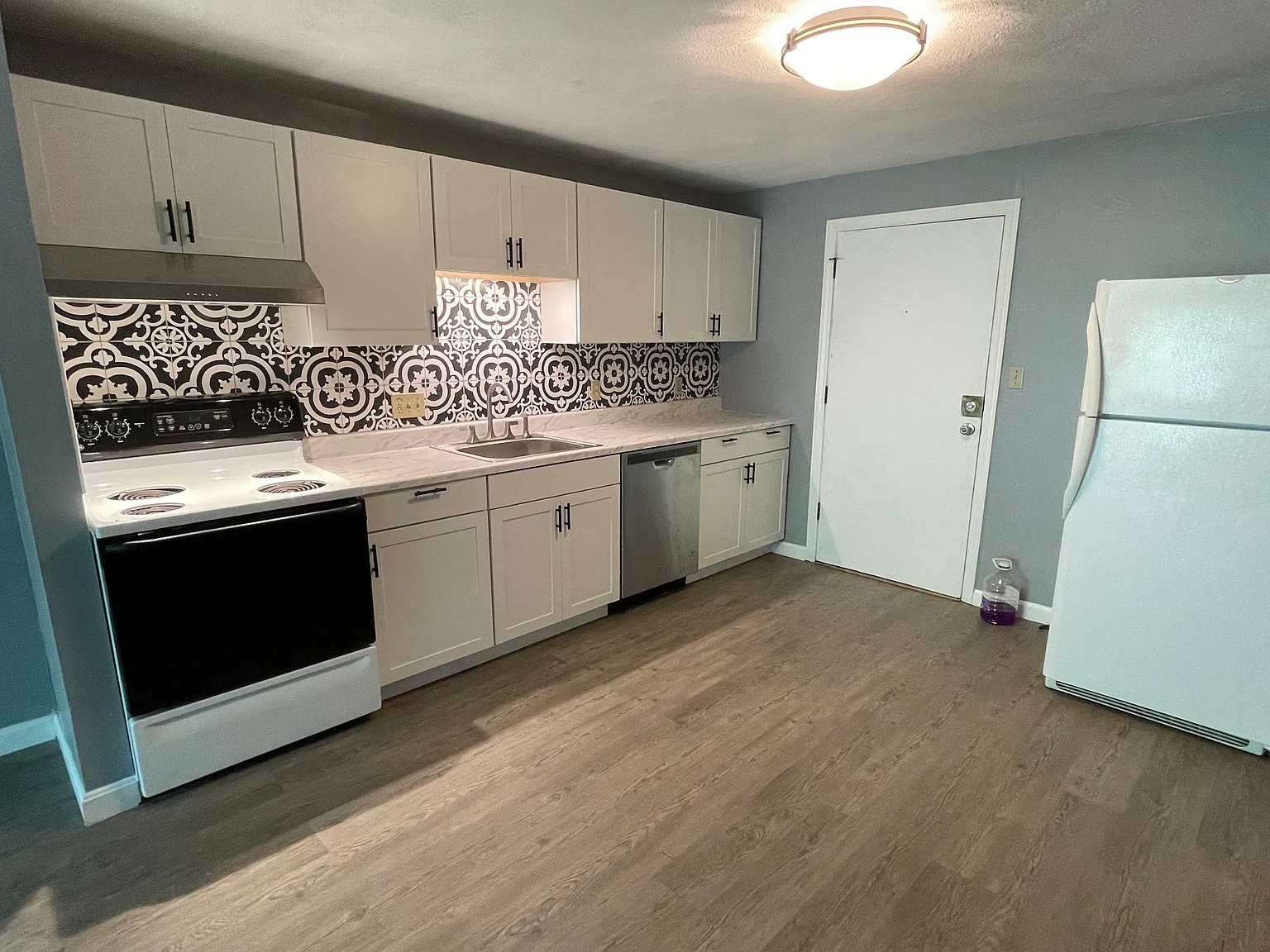 123 Whipple St — Photo 4
