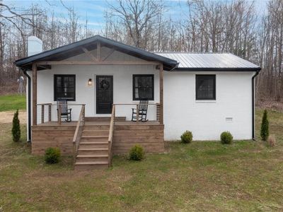 837 Chief Thomas Rd, Harmony, NC, 28634