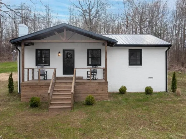 837 Chief Thomas Rd, Harmony, NC 28634