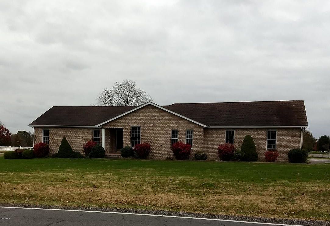118 E Simpson Dr, Wayne City, IL 62895 Zillow