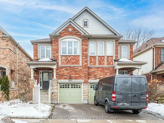3rd image of 806 McCue Dr