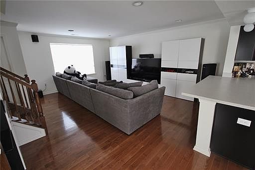5th image of 27 Ronald Dr