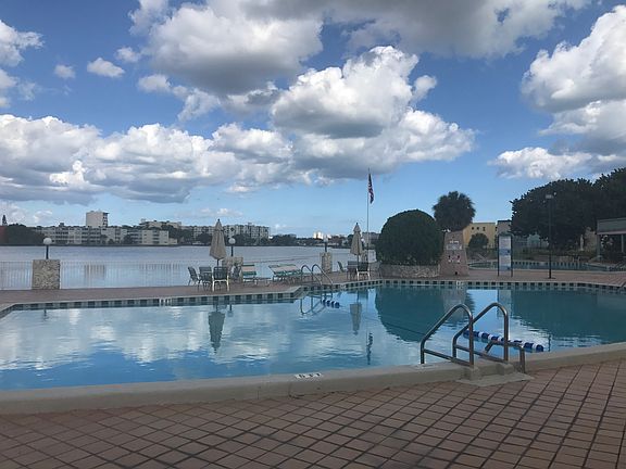 3rd image of 1401 NE Miami Gardens Dr APT 486