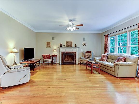 5th image of 8233 William Wallace Dr