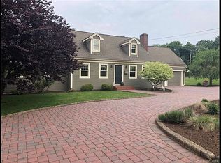 6 Walnut St, Newington, CT 06111