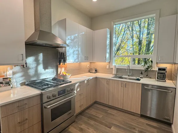 318 N Ivy St, Portland, OR 97227