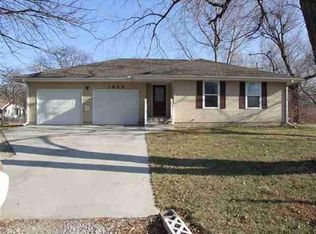 1938 NW Taylor St, Topeka, KS 66608