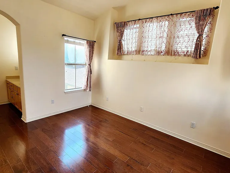 8230 Spicewood Springs Rd — Photo 28