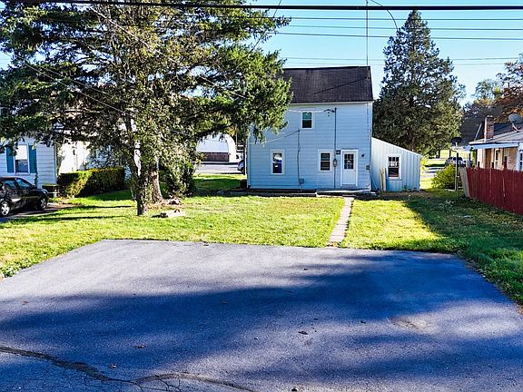 3rd image of 4818 Derry St
