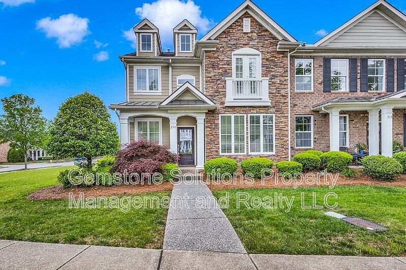 1st image of 301 Pennystone Cir