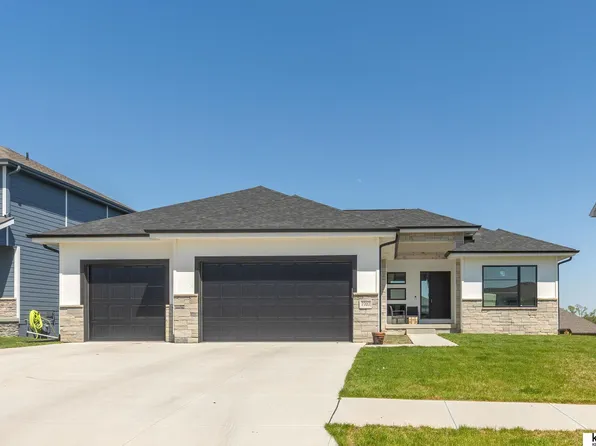 7707 S 199th St, Gretna, NE 68028