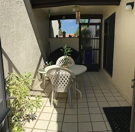 4th image of 8 Capitol Ct
