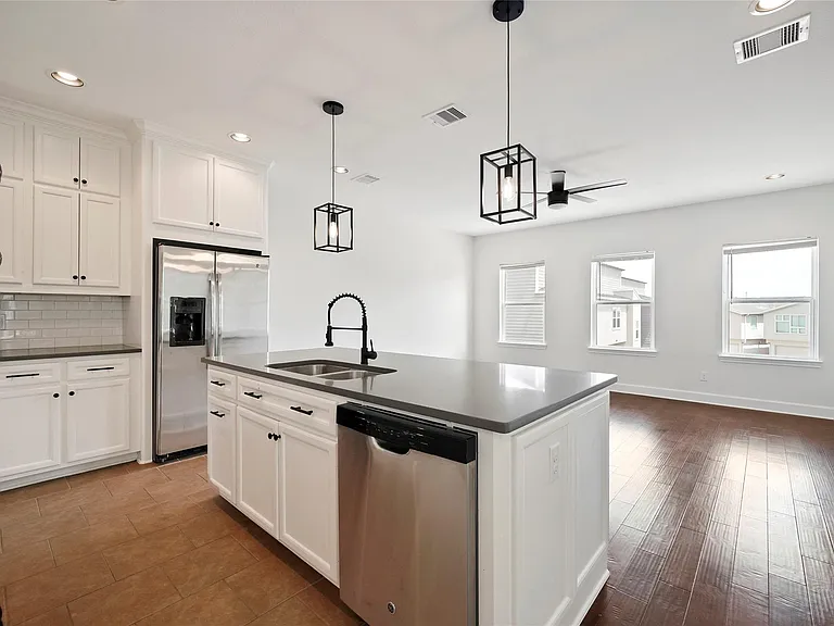 5408 Jonathan Ln — Photo 9