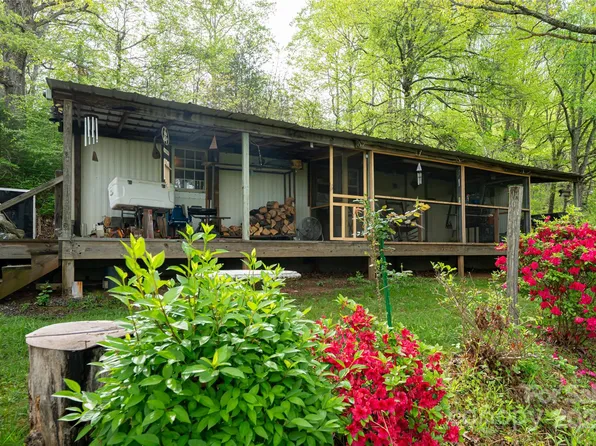 25 Coal Creek Ln, Weaverville, NC 28787