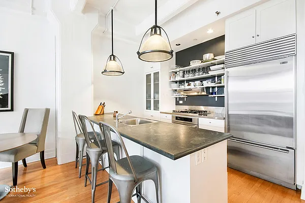 Sold by Sotheby's International Realty | media 14