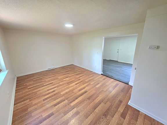 2nd image of 2313 Deerfield Ct