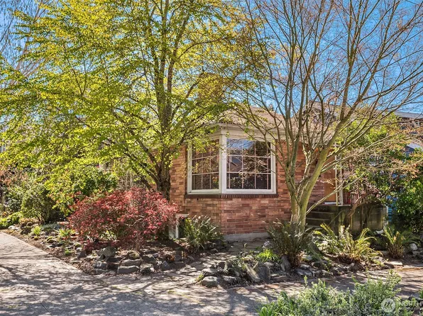 1821 N 47th Street, Seattle, WA 98103