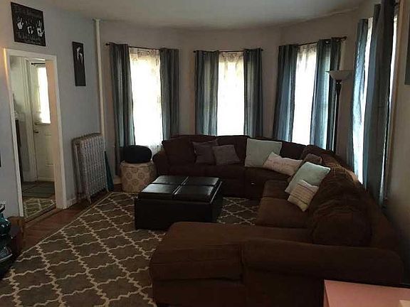 4th image of 119 Sorrento St