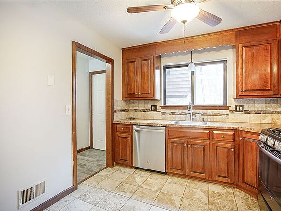 4th image of 155 Wynwood Dr