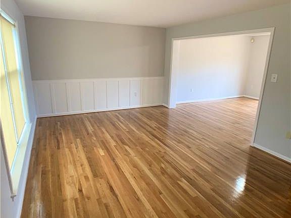 3rd image of 48 Muntz Ln