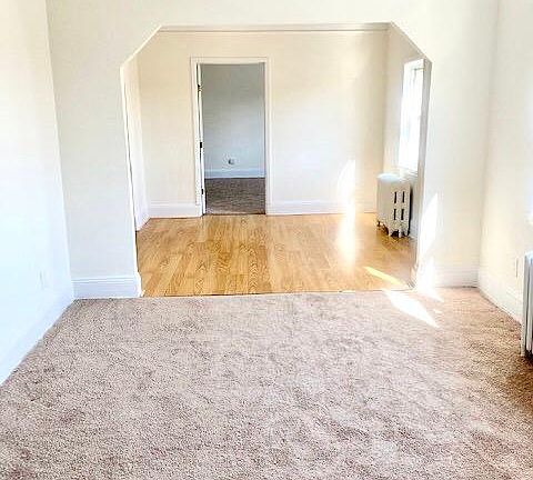 2nd image of 809 Clarence Ave #2