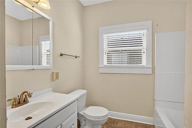 2nd image of 2200 James St