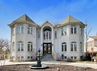 6642 N Kilbourn Ave, Lincolnwood, IL 60712