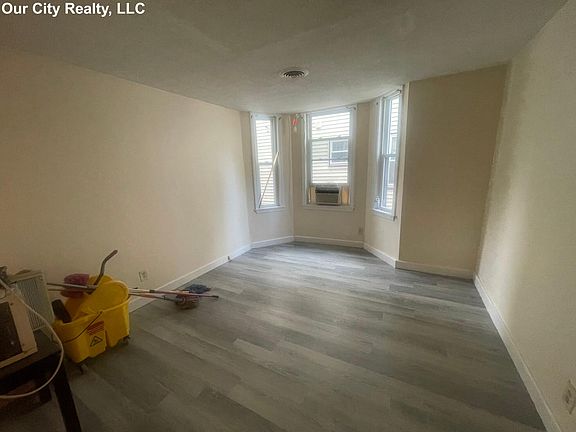 5th image of 99 Norfolk St APT 1