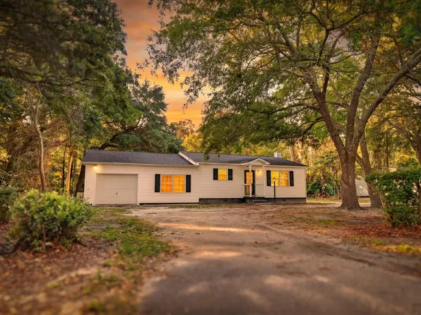 727 Levee Dr, Moncks Corner, SC 29461