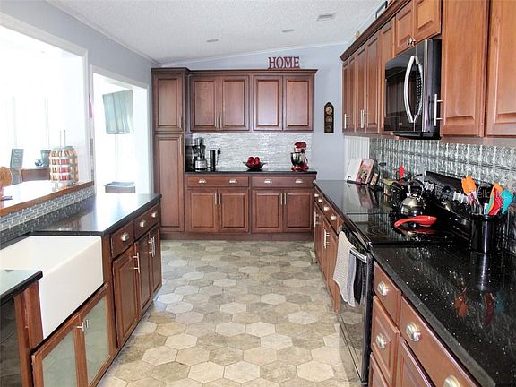 2nd image of 121 Royal Palm Cir