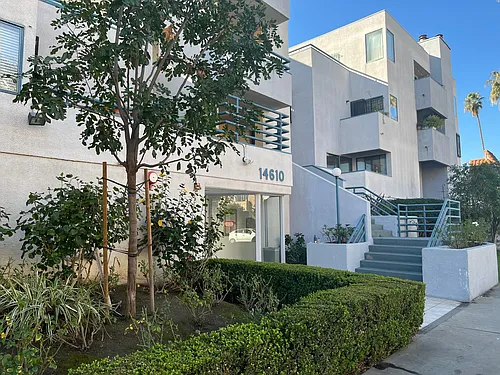 14610 Erwin St #208 Photo 1