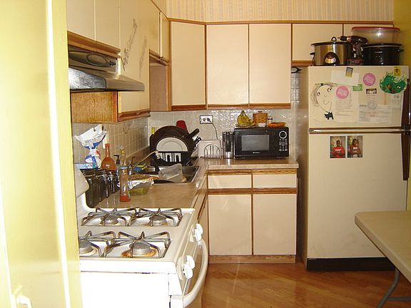 4th image of 2361 Larch Ln