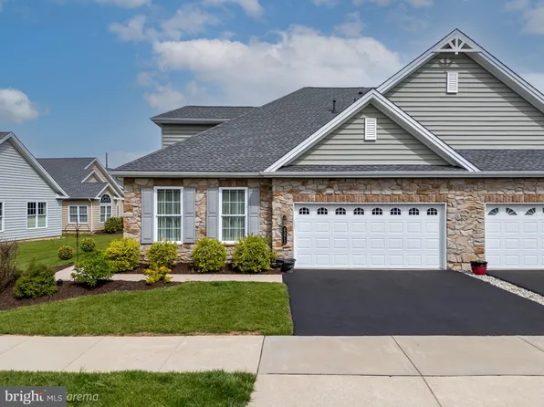 4371 Founders Dr, Center Valley, PA 18034