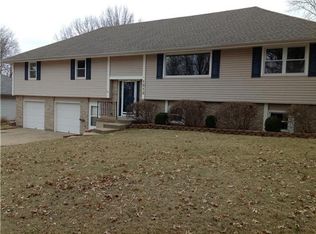 1012 SW 18th St, Blue Springs, MO 64015